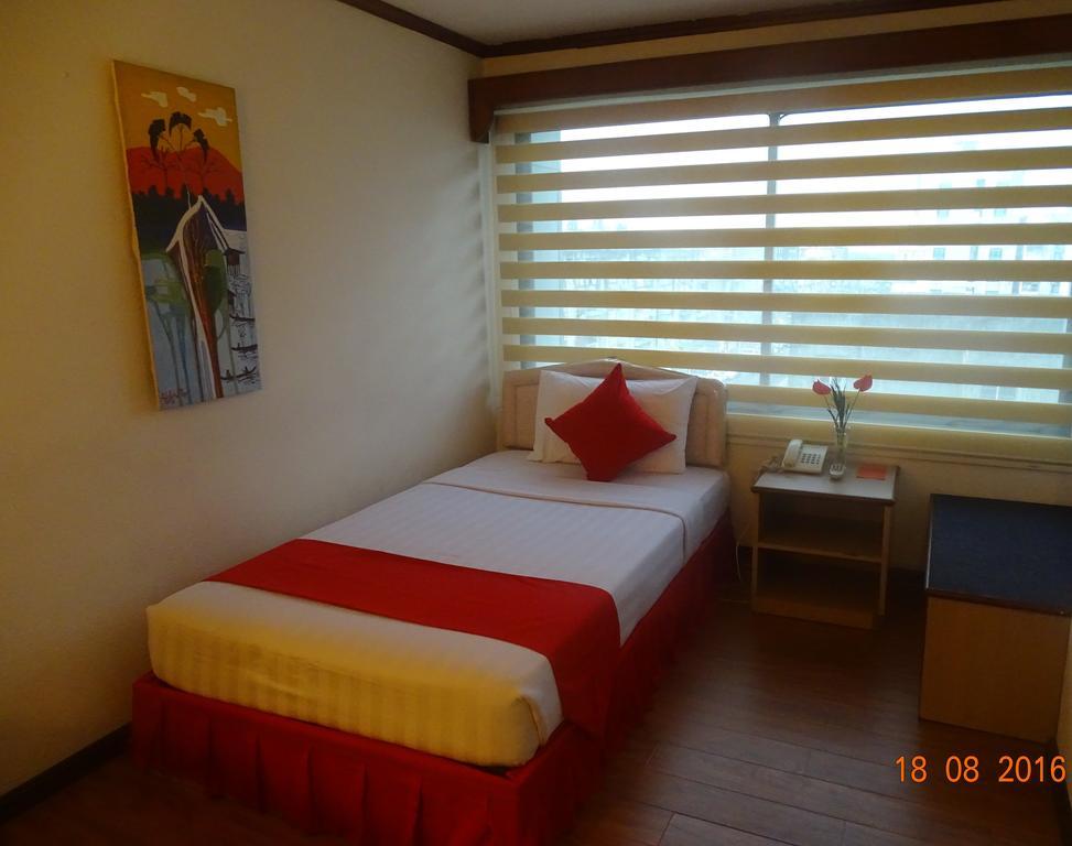 Backpackerz @ Orchid Bed & Breakfast Yangon Exterior photo