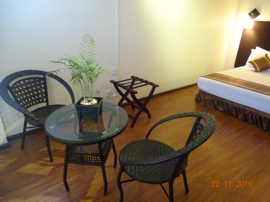 Backpackerz @ Orchid Bed & Breakfast Yangon Exterior photo