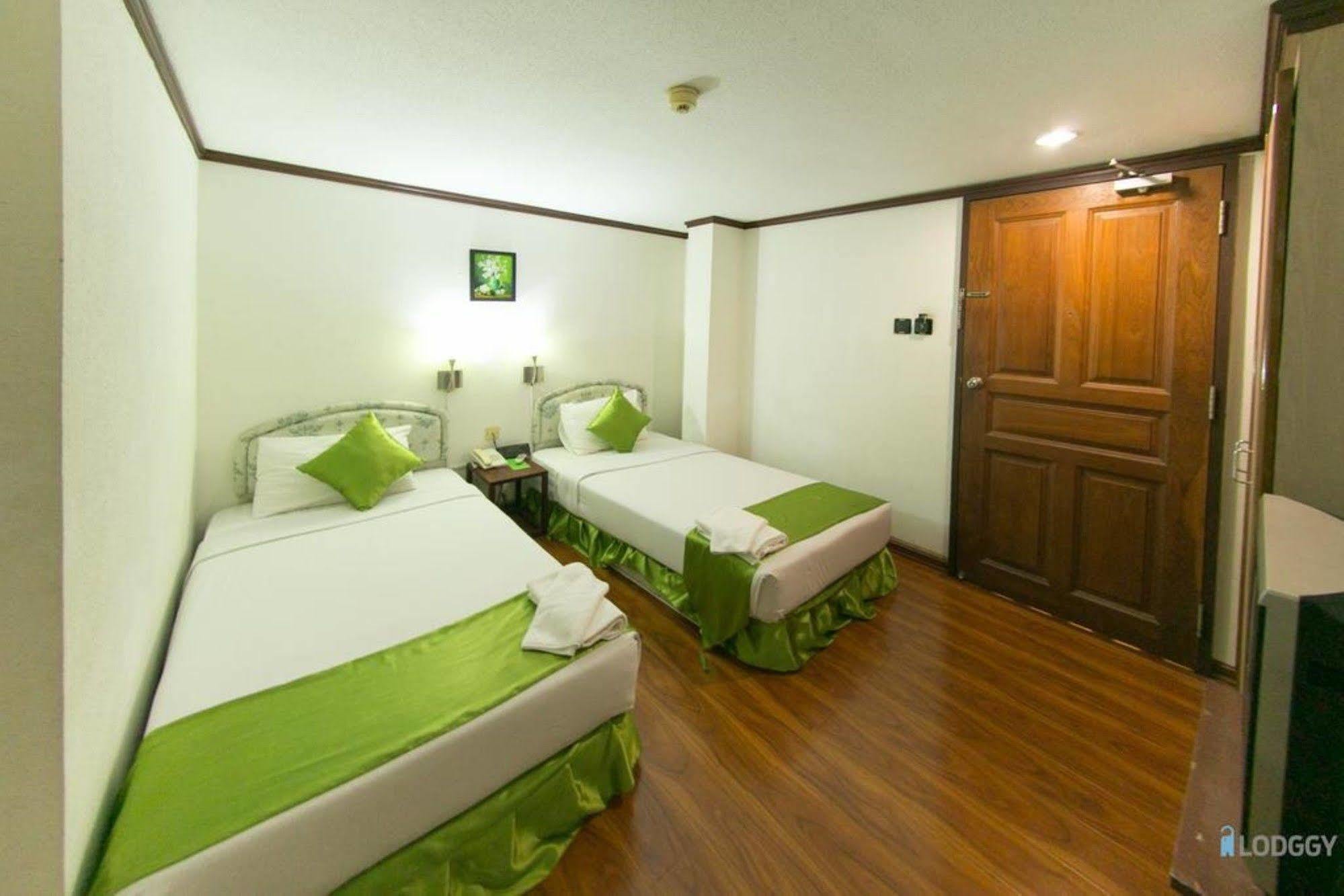Backpackerz @ Orchid Bed & Breakfast Yangon Exterior photo