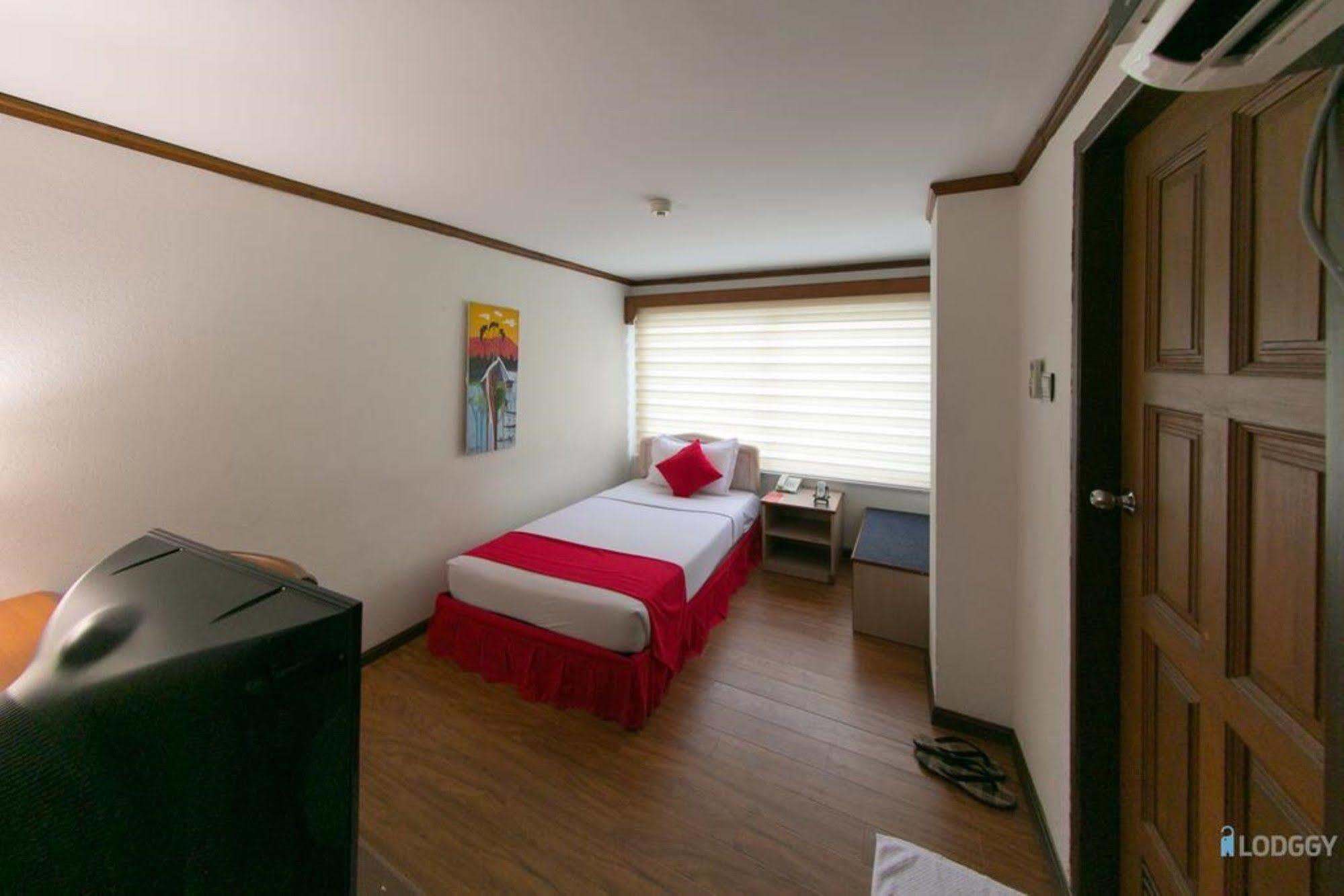 Backpackerz @ Orchid Bed & Breakfast Yangon Exterior photo